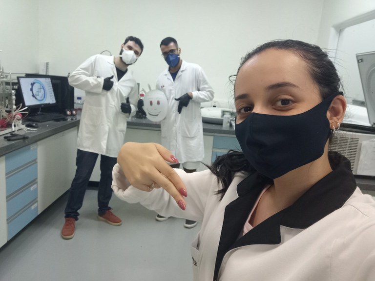 alunos no lab